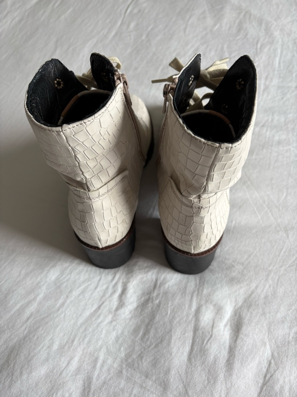 Lace Up Combat Boots Size 42 - Picture 7 of 12